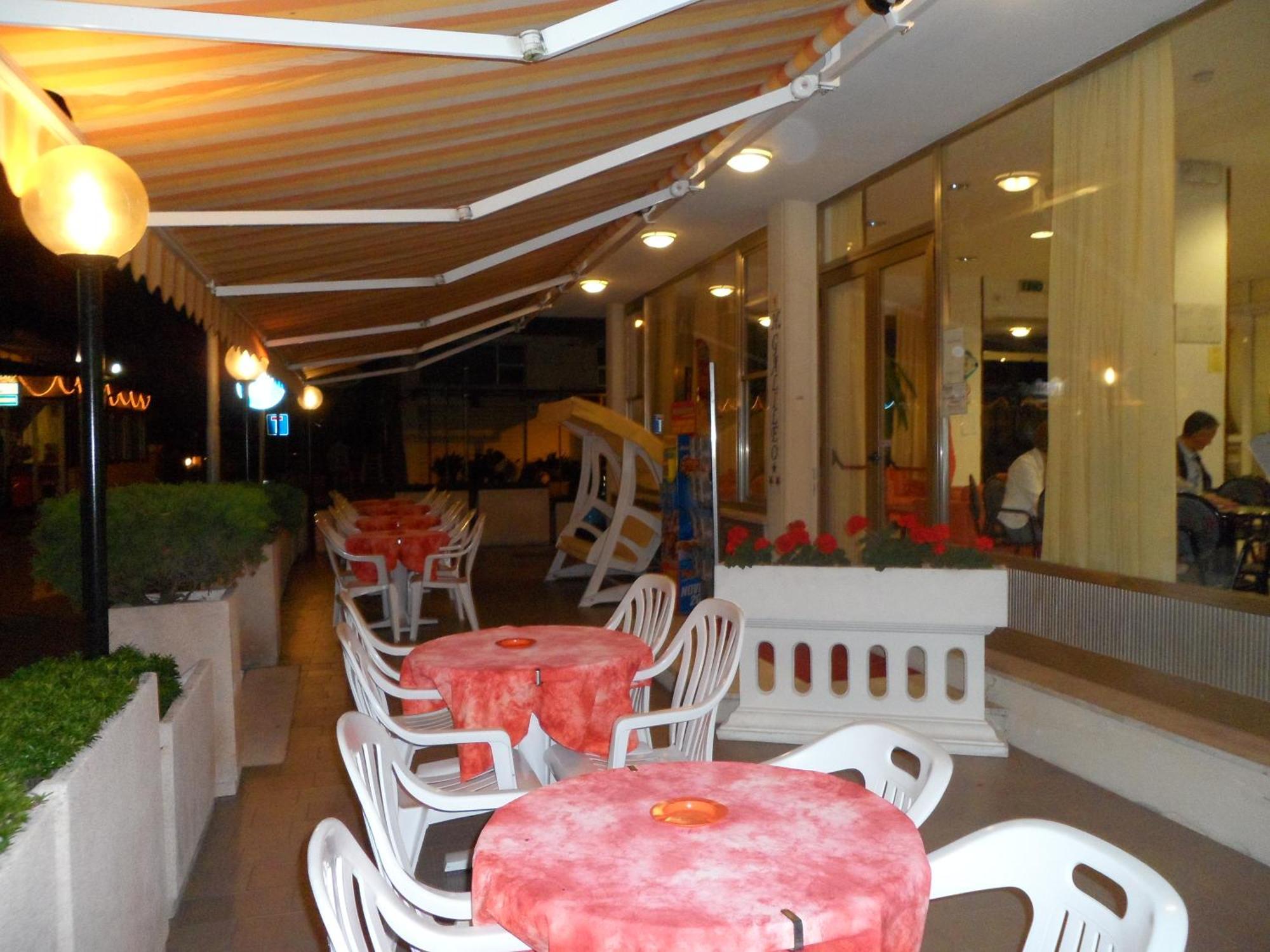 Hotel Galileo ริมินี ภายนอก รูปภาพ
